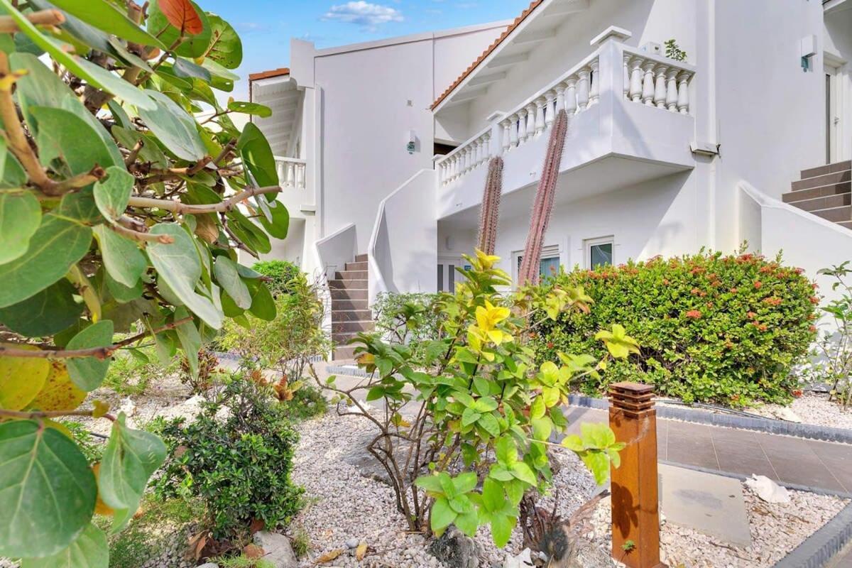 Belmar Oceanfront Apartment 14 Divers Paradise คราเลนไดค์ ภายนอก รูปภาพ